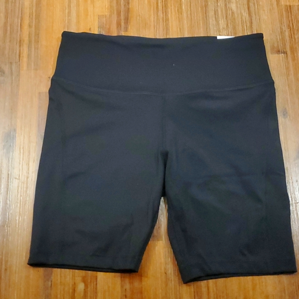 NWT Women's Nike Fast Shorts